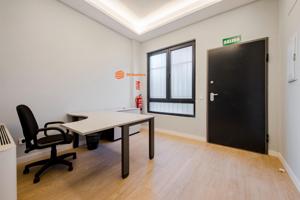 LOCAL A ESTRENAR EN VICTOR DE LA SERNA EN ZONA DE BERNABEU - HISPANOAMERICA photo 0