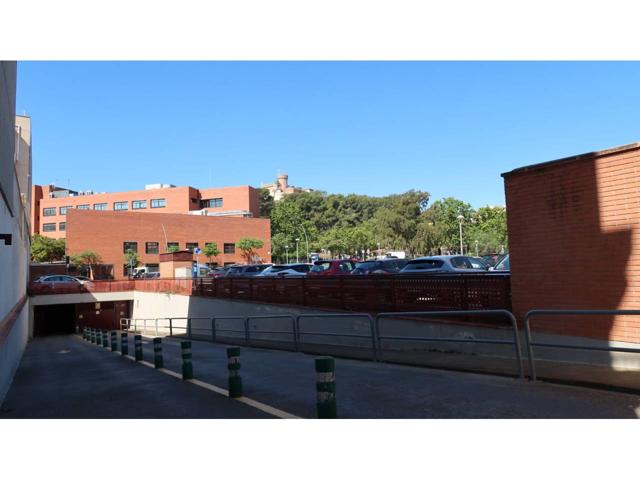 Garaje en alquiler en El Castell-Poble Vell photo 0