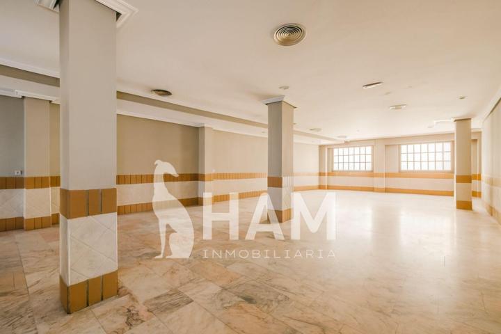 Local comercial (ultimo uso restaurante) en venta en el centro de Boadilla photo 0