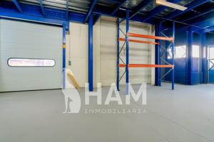 Nave industrial 1.140 m² con patio y montacargas en Montepríncipe – opción nave contigua photo 0