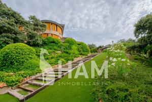 Architectural Hilltop Residence with Exceptional Views – Las Rozas de Madrid photo 0
