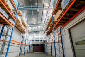 Nave industrial 400 m² con patio y montacargas en Montepríncipe photo 0