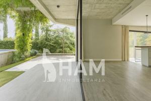 Residencia contemporánea de hormigón visto en Pozuelo de Alarcón photo 0