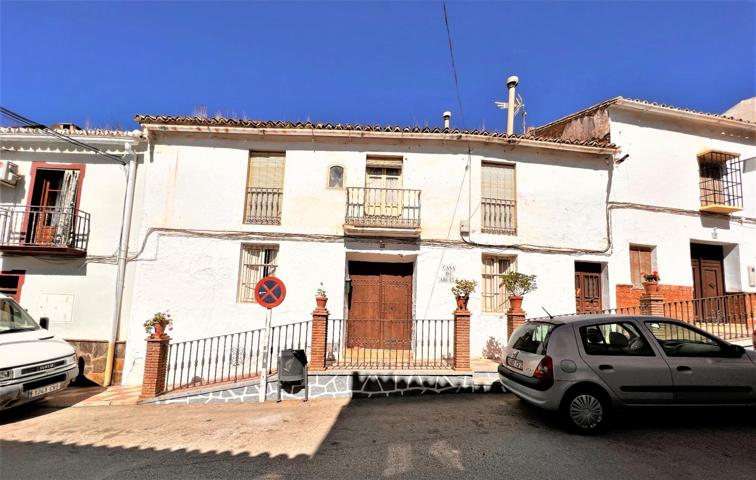 Venta de casa en Riogordo, zona centro. 290 mtrs de vivienda y 100 mtrs de patio. Para Reformar. photo 0