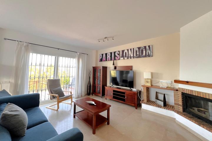 Venta de casa pareada en Alhaurín de la Torre, 4 hab y 2 baños. Terrazas, parking y trastero photo 0