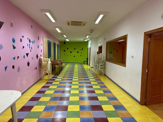 ALG661 - DOS LOCALES COMERCIALES DE 135M2 EN LA AVDA PAÍS VALENCIÀ DE ALGEMESÍ photo 0