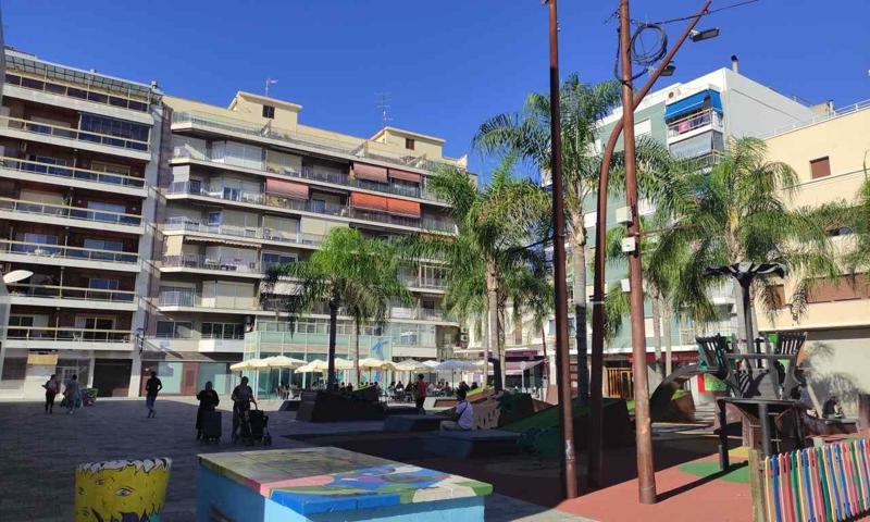 ALG137 - PISO-PLANTA BAJA DE 380M2 EN LA PLAÇA DEL MERCAT DE ALGEMESÍ photo 0