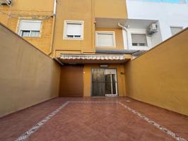 ALG228 - ADOSADO DE 285M2 EN LA CALLE FRANCESC RIBALTA DE ALGEMESÍ photo 0