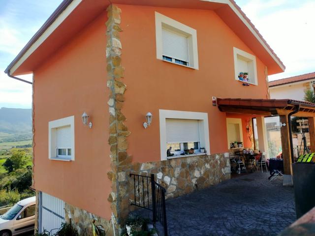 EN VENTA PRECIOSO CHALET EN EL VALLE DE MENA photo 0