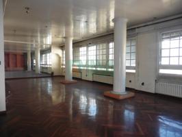 Excepcional piso en el centro de la ciudad. Planta completa de 366 m2. photo 0