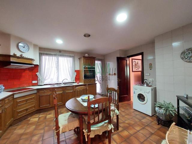 Magnifico piso de 5 dormitroios frente a la Plaza de las Mercedes. photo 0