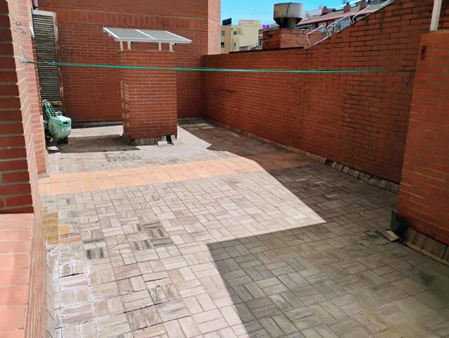 Ático con Espectacular Terraza de 45 m² en Venta photo 0