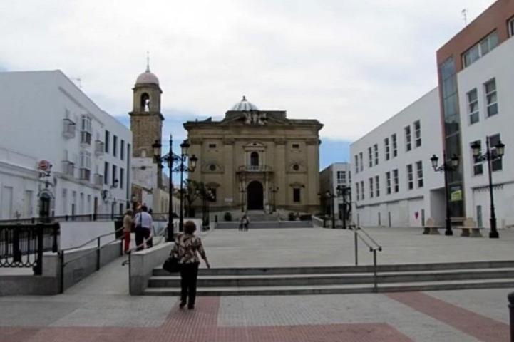 PLAZA DE GARAJE EN VENTA, JUNTO PLAZA MAYOR EN EL CENTRO DE CHICLANA photo 0