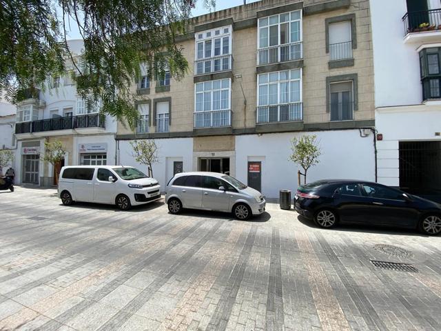 LOCAL EN ALQUILER EN EL CENTRO DE CHICLANA, CALLE PROXIMAMENTE PEATONAL. photo 0