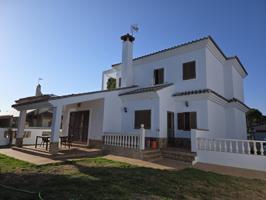 Precioso chalet independiente con semisótano, a 2 km de la playa de La Barrosa photo 0