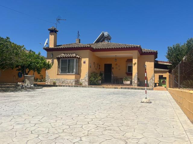 Se vende encantador chalet de una sola planta en la zona del Marquesado photo 0