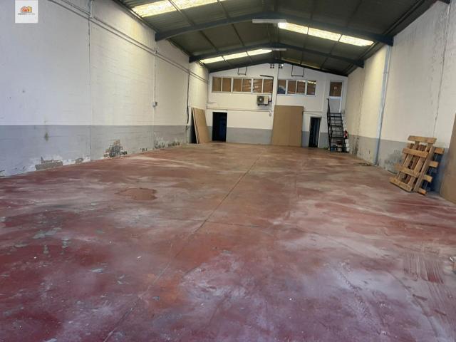 VENTA DE NAVE EN EL POLIGONO EL TORNO, CHICLANA photo 0