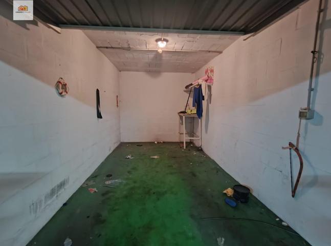 GARAJE EN EL CENTRO DE CHICLANA photo 0