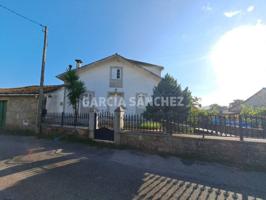 Chalet unifamiliar en venta en Catoira photo 0