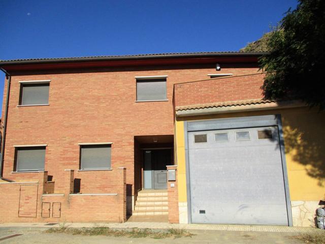 CASA CON TERRAZA EN BARRIO PALOMAR DE MONZON photo 0