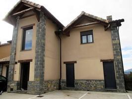 APARTAMENTO CON JARDIN GARAJE Y TRASTERO EN RAÑIN PIRINEO DE HUESCA photo 0