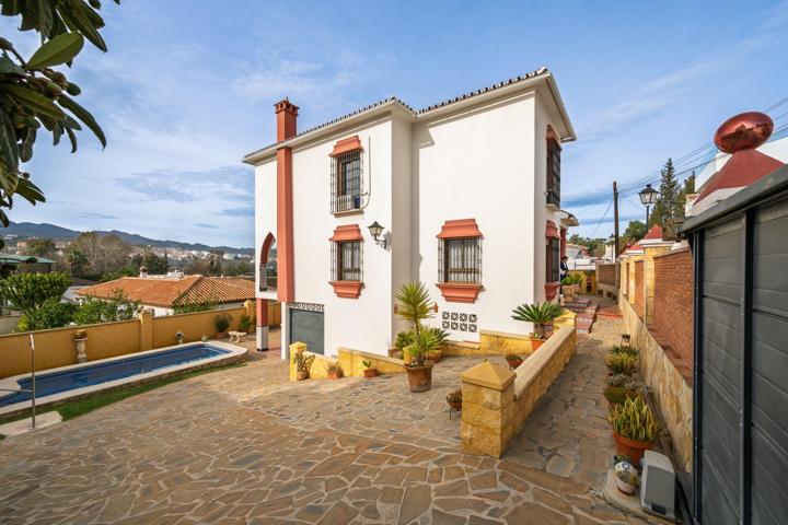 PRECIOSA VILLA CON PISICINA EN UNA POPULAR URBANIZACIÓN DE COIN LISTA PARA ENTRAR A VIVIR photo 0