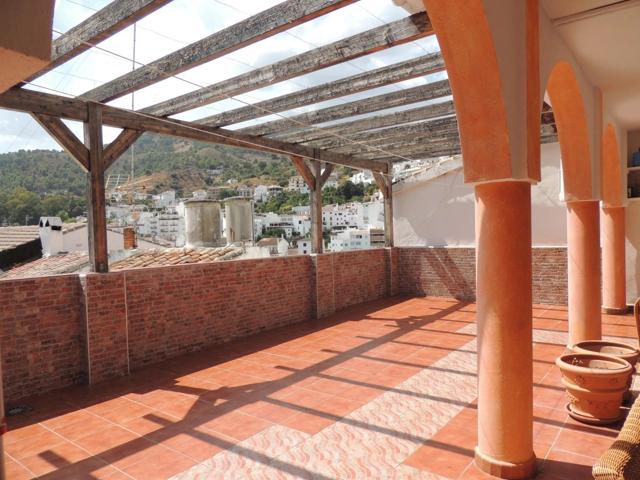 Tipica casa de pueblo reformada ideal para B[amp;]B photo 0