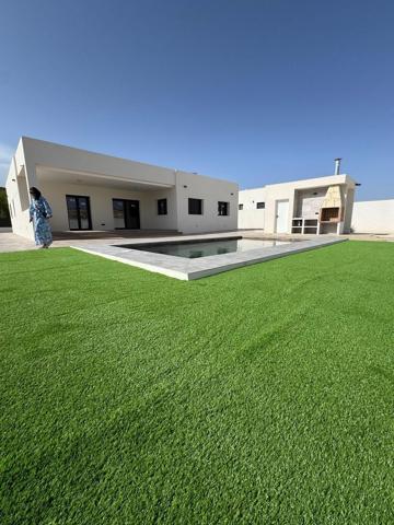 Chalet de diseño con piscina y jardín, en la Urbanización Río Park (Mutxamel) photo 0
