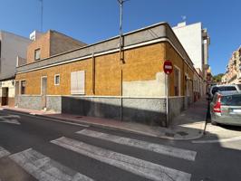 Casa para reformar en el centro de Santa Pola photo 0