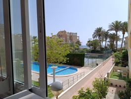 Alquiler en la costa: luminoso piso con vistas al mar y plaza de garaje incluida photo 0