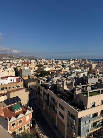 Luminoso piso en 8ª planta con vistas despejadas, a 1 km de la playa de Muchavista photo 0