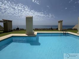 Piso En venta en Avenida De España, 3, Primera Línea De Playa, Estepona photo 0