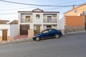 Hermosa casa en la mejor zona de Íllora photo 0