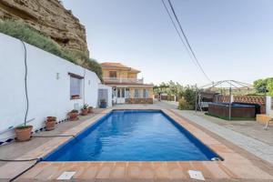 GR3877 - Caniles - chalet independiente de 4 dormitorios con piscina photo 0