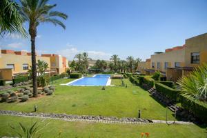 ADOSADO EN VENTA EN RESIDENCIAL PALMERA GOLF. VALLE DEL ESTE. VERA. photo 0