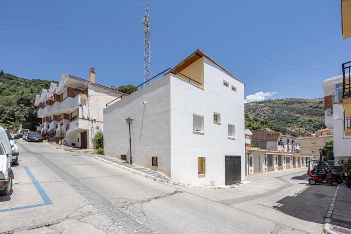 Oportunidad Única en Lanjarón – Casa de Tres Plantas con Encanto y Vistas Espectaculares photo 0
