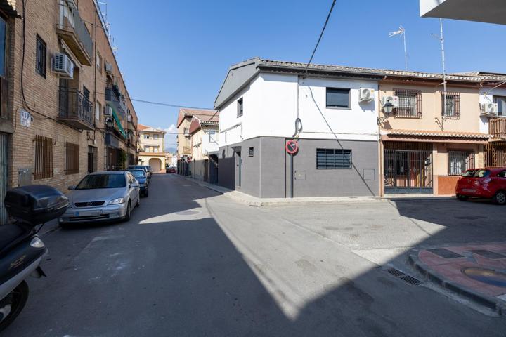 VIVIENDA TOTALMENTE REFORMADA EN EL CENTRO DE ARMILLA, LISTA PARA ENTRAR A VIVIR. photo 0