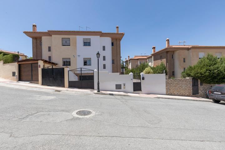 Exclusiva vivienda en la prestigiosa urbanización La Quinta photo 0