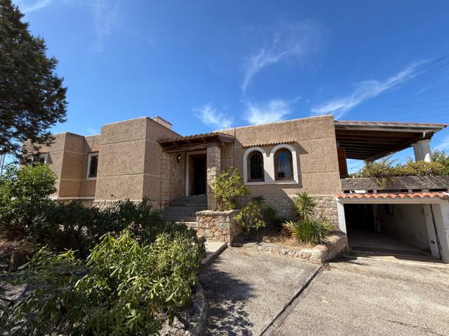 Casa unifamiliar independiente con piscina en Cala de Bou photo 0