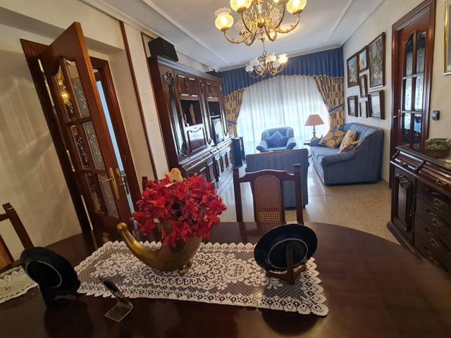 Vivienda con muchas posibilidades en Calle Portillo de Balboa photo 0