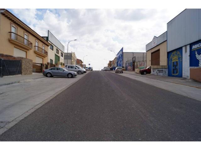 SOLAR INDUSTRAIL DE 1000 M2 20 X 50 EN BAENA photo 0