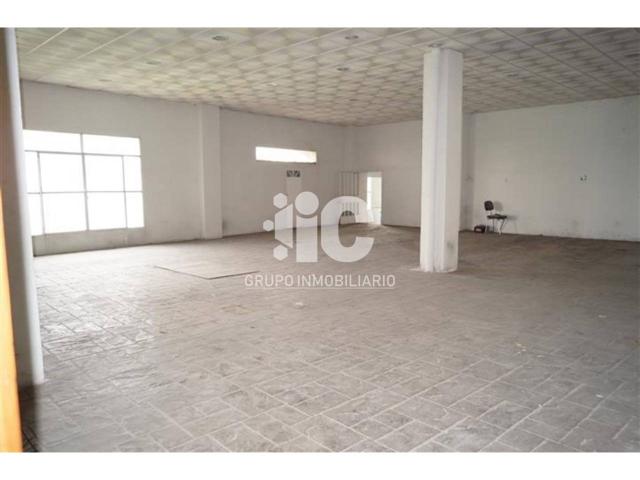 LOCAL, ( 400 M2 ), IDEAL PARA TALLER, ALMACEN…..BUENA ZONA. photo 0