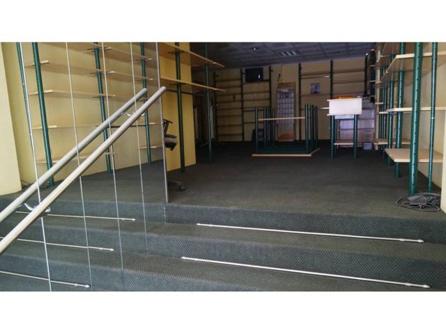 LOCAL DE 80M2 EN BUENISIMA ZONA CON GRAN ESCAPARATE photo 0