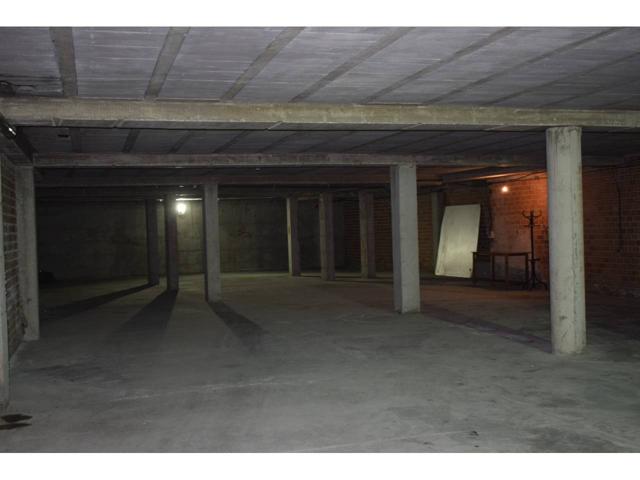 Local comercial en venta en Baena photo 0