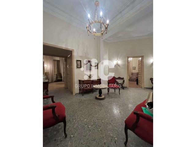 PISAZO BAJO FRENTE AL PARQUE. photo 0