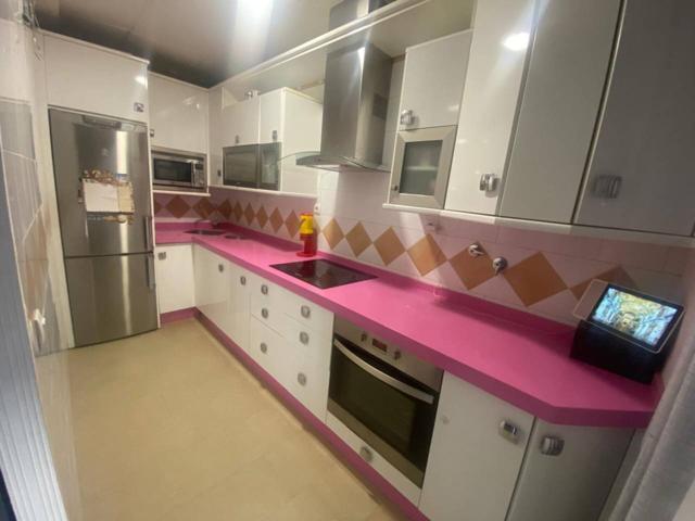 GRAN CASA CON 2 COCINAS + COCHERA CON CHIMENEA Y 4 DORM photo 0