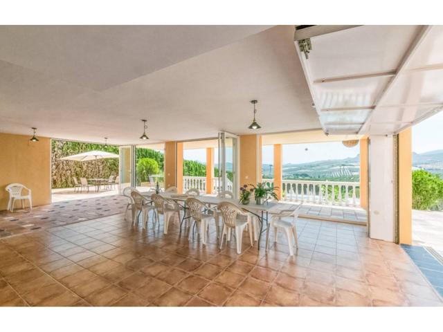 CHALET CON PISCINA, PISTA DE PADEL, 5 DORM, 4 BAÑOS, 2 COCINAS photo 0