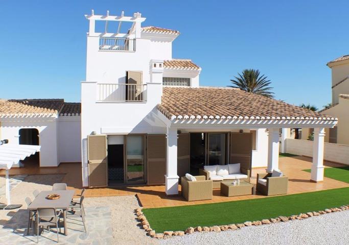 Villa a estrenar de 3 o 4 dormitorios con amplio jardín en un paraje único cerca del mar en La Manga photo 0