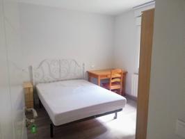 Habitacion en alquiler en Plaza Vega-San Pedro de Cardeña photo 0