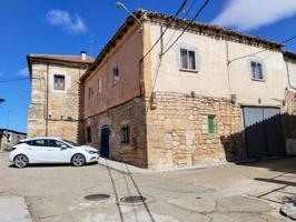 Casa en venta en Santa María del Campo photo 0